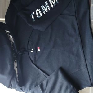 NWOT Tommy Hilfiger cropped hoodie